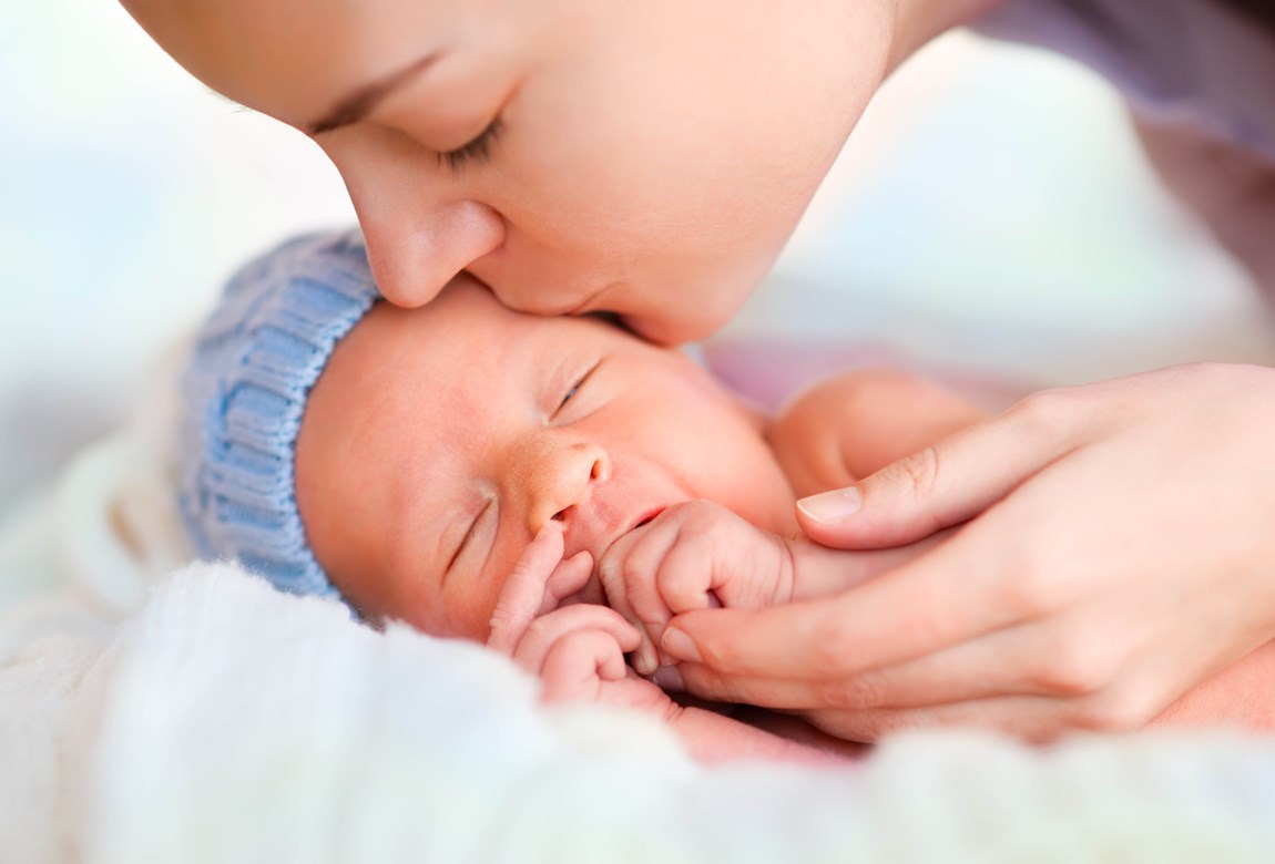 how-to-help-support-parents-of-premature-babies-on-world-prematurity